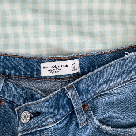 Abercrombie Hi Rise Dad Short - Picture 2 of 3